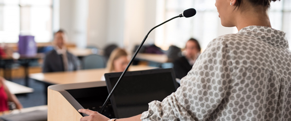 女性への暴力がなくなるための啓発活動